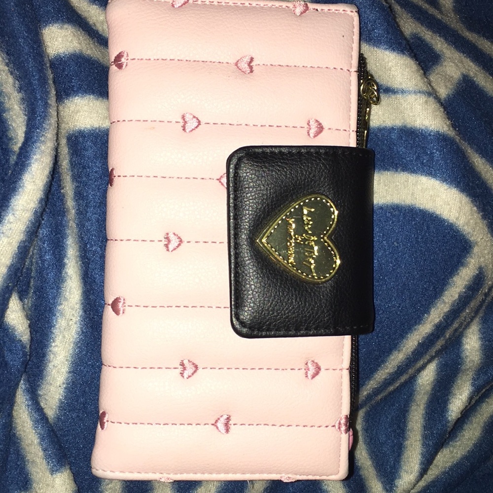 Excellent condition Betsey Johnson wallet